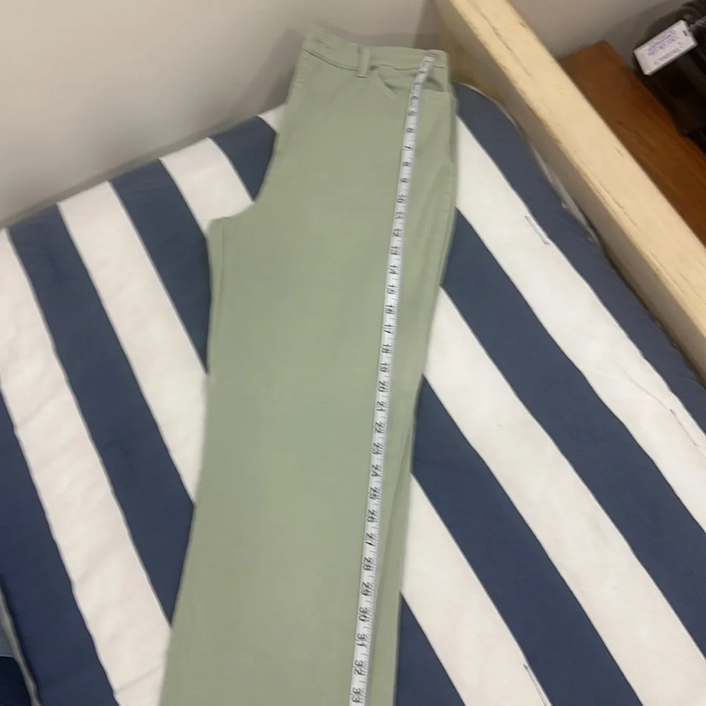 Gloria Vanderbilt Sage denim pants. Used in good condition - Picture 9 of 12